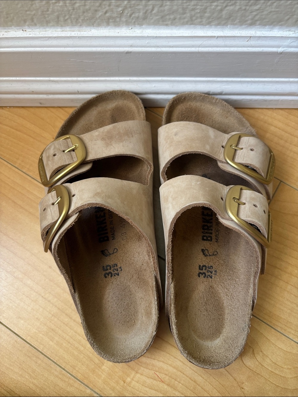 Birkenstock Arizona big buckle sandals in Beige with Gold Buckles